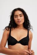 NA-KD Lingerie Ofodrad spets-BH med bygel - Black