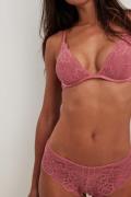 NA-KD Lingerie Hipster-trosor i full spets - Pink