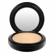 MAC Studio Fix Powder Plus Foundation (olika nyanser) - NC30