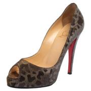 Christian Louboutin Pre-owned Pre-owned Tyg klackskor Gray, Dam