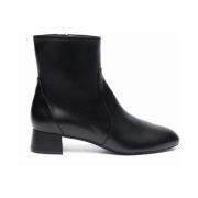 Stuart Weitzman Polerad Almond Toe Bootie Black, Dam