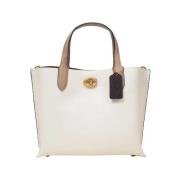 Coach Laeder totevskor White, Dam