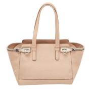 Salvatore Ferragamo Pre-owned Pre-owned Laeder totevskor Beige, Dam