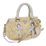 Prada Vintage Pre-owned Nylon handvskor Beige, Dam