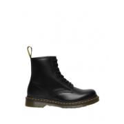 Dr. Martens Klassiska släta läderstövlar Black, Herr