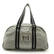 Chanel Vintage Pre-owned Nylon axelremsvskor Gray, Dam