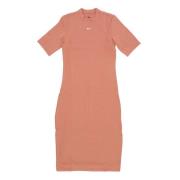 Nike Essential Midi Klänning med Crew Neck Pink, Dam