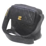 Chanel Vintage Pre-owned Tyg axelremsvskor Black, Dam