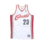 Mitchell & Ness LeBron James Swingman Jersey Cleveland Cavaliers White...