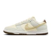 Nike Blå Airbrush Låg Topp Sneaker Beige, Dam