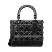 Dior Medium axelväska med metallcharm Black, Dam