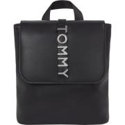 Tommy Jeans Svart Elegant Metalllogotyp Ryggsäck Black, Dam