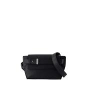 Jacquemus Svart läder crossbodyväska med kardborrband Black, Dam