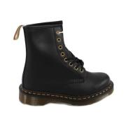 Dr. Martens Vegan Svarta Stövlar 1460 Stil Black, Dam