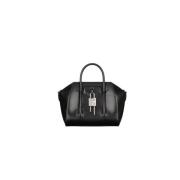 Givenchy Svarta Väskor - Stilfull Modell Black, Dam