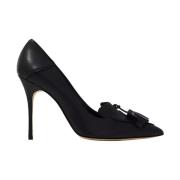 Manolo Blahnik Svarta läderpumps med tofs Black, Dam