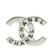 Chanel Vintage Pre-owned Metall broscher Gray, Dam