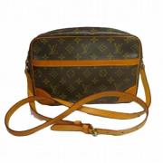 Louis Vuitton Vintage Pre-owned Canvas crossbodyvskor Brown, Dam