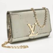 Louis Vuitton Vintage Pre-owned Tyg kuvertvskor Gray, Dam