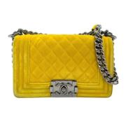 Chanel Vintage Pre-owned Sammet axelremsvskor Yellow, Dam