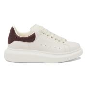 Alexander McQueen Vita Sneakers med Bourgogne Häl White, Dam