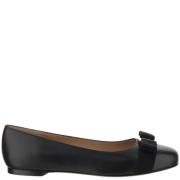 Salvatore Ferragamo Platta skor för vardagen Black, Dam