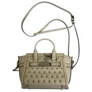 Coach Pre-owned Pre-owned Tyg axelremsvskor Beige, Dam