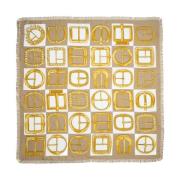 Moschino Lyxig Guld Sidenscarf med Chic Print Multicolor, Dam