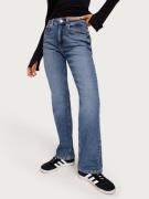 Only - Straight jeans - Medium Blue Denim - Onleverly Mw Mini Bootcut ...