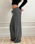 Nelly - Svart - Stripe Chill Pants