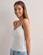 Nelly - Vit - Romance Shape Singlet