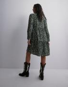 JDY - Blommig - Jdypiper L/S Aop Shirt Dress Wvn Di