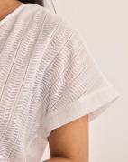 Pieces - Vit - Pcafie Ss Reversible Lace Top Sww