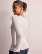Nelly - Vit - Romance Shape LS Top