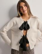 OBJECT - Vit - Objparvi Sateen Bow Knit Cardigan D