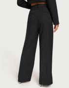 Vero Moda - Svart - Vmlyla Hr Straight Pinstripe Pant