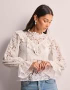 Nelly - Vit - Delicate Lace Blouse