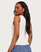 Nelly - Vit - Cut Out Knot Top
