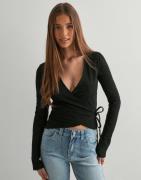 Nelly - Svart - Lace Wrap Top