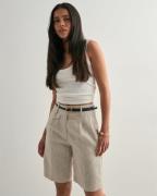 Malina - Beige - Arlo Pleated Suit shorts