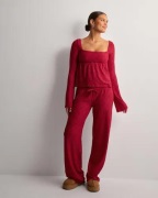 Nelly - Röd - Cute Broderie LS Top