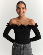 Nelly - Svart - Gorgeous Frill Top
