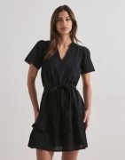 Vero Moda - Svart - Vmtrine Ss Short Lace Dress Wvn Noo