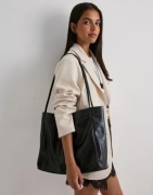 Pieces - Svart - Pcannie Patent Daily Bag D2D Fsy