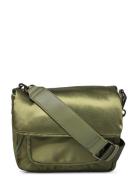 Cayman Pocket Puffer Shiny Twill Bags Crossbody Bags Green HVISK
