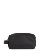 Calvin Klein Business Tech 2G Washbag Svart