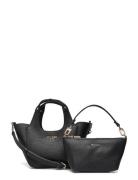 GUESS Helina Mini Tote Svart