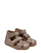 Pom Pom Starters? Two Velcro Scalloped Sand Rosa