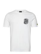 Lyle & Scott Embroidered Badge Graphic T-Shirt Vit